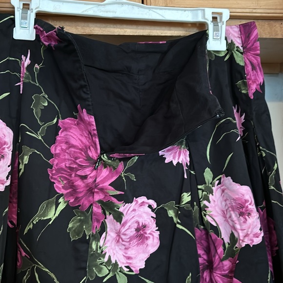 Talbots Petites Floral Black A-Line Skirt Purple Flowers Pleats Lined Zipper 12P - Picture 10 of 16